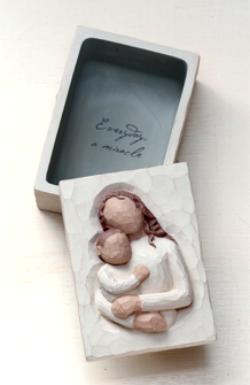 Mother and Child Keepsake Box 26608 (RETIRED but in stock)