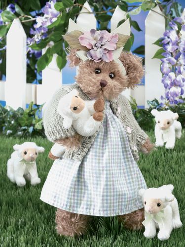 Mary & Little Lamb 1463 (RETIRED but in stock)